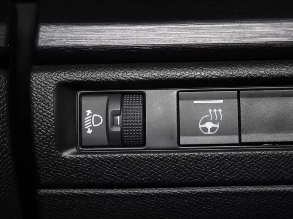 Citroën C5 X 1,6 PT 133kW Shine Záruka ČR - foto 19