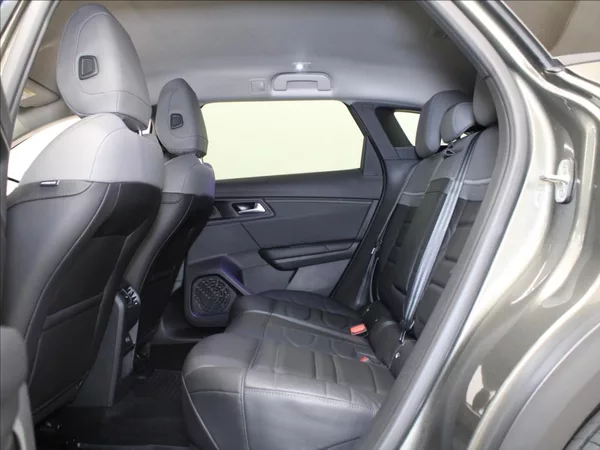 Citroën C5 X 1,6 PT 133kW Shine Záruka ČR - foto 7