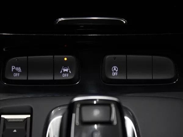 Opel Grandland 1,2 Turbo 96kW AT 1.maj.ČR - foto 19