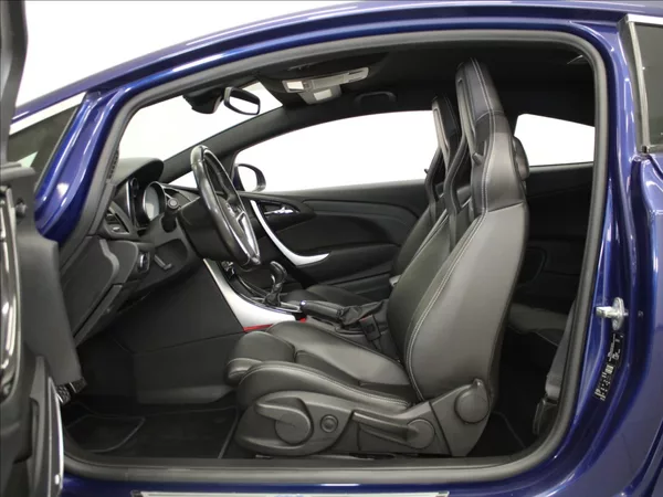 Opel Astra 2,0 Turbo 280koní OPC Infinity - foto 6