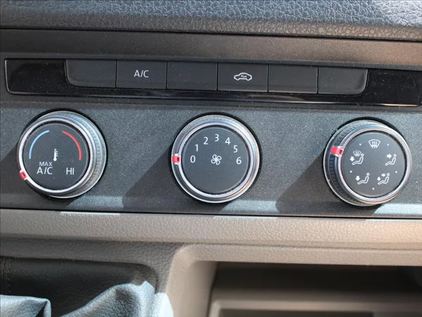 Volkswagen Crafter 2,0 TDi XDR Tažné Zár. 78tkm. - foto 16