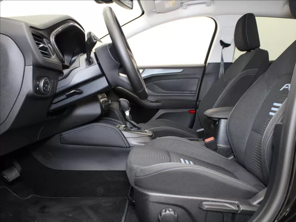 Ford Focus 1,0 EB 155k. AT Active 9770km! - foto 6