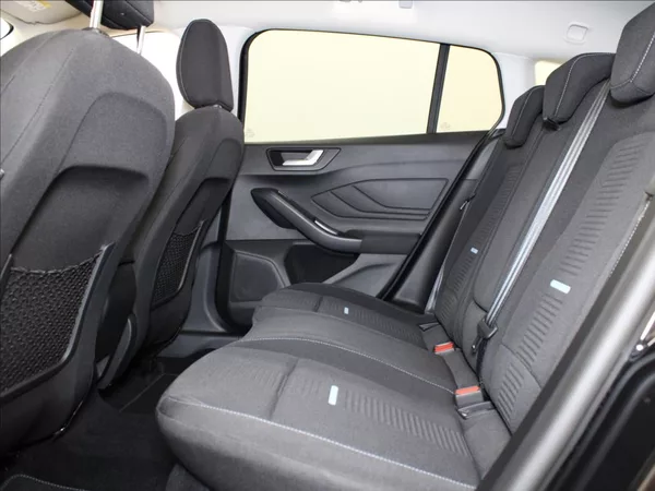 Ford Focus 1,0 EB 155k. AT Active 9770km! - foto 7
