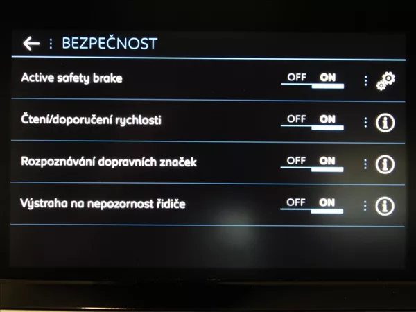 Peugeot 2008 1,2 PT 74kW 2.maj.ČR 52tkm. - foto 13