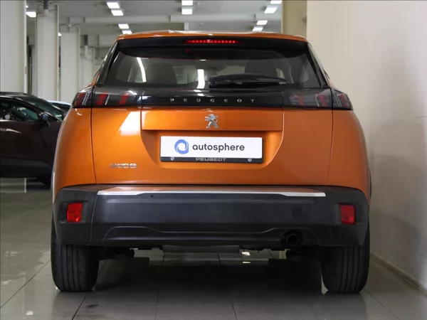 Peugeot 2008 1,2 PT 74kW 2.maj.ČR 52tkm. - foto 4