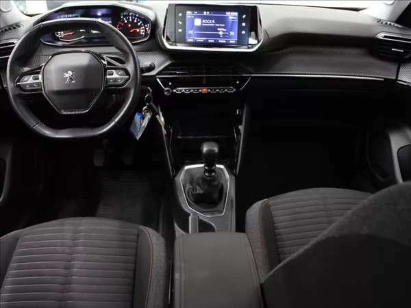 Peugeot 2008 1,2 PT 74kW 2.maj.ČR 52tkm. - foto 8
