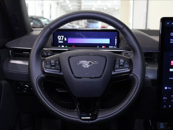 Ford Mustang Mach-E 0,0 GT 487koní AWD 91kWh ČR - foto 9