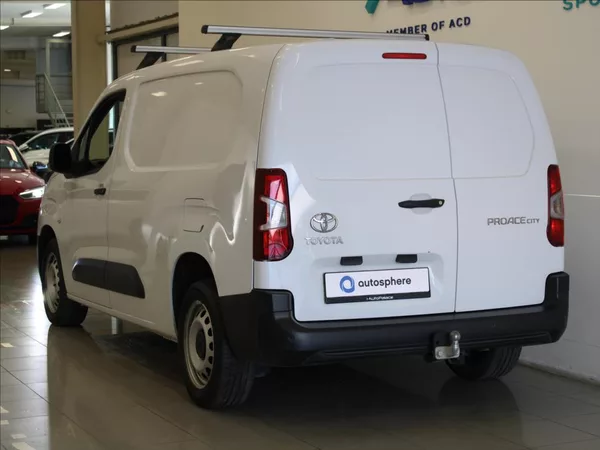 Toyota ProAce City 1,5 D 75kW 102tkm. 1.maj.ČR - foto 3
