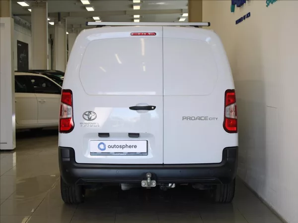 Toyota ProAce City 1,5 D 75kW 102tkm. 1.maj.ČR - foto 4