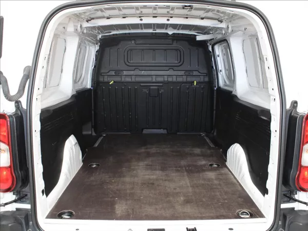 Toyota ProAce City 1,5 D 75kW 75tkm. 1.maj.ČR - foto 17
