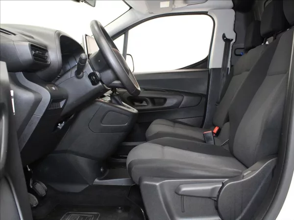 Toyota ProAce City 1,5 D 75kW 75tkm. 1.maj.ČR - foto 6