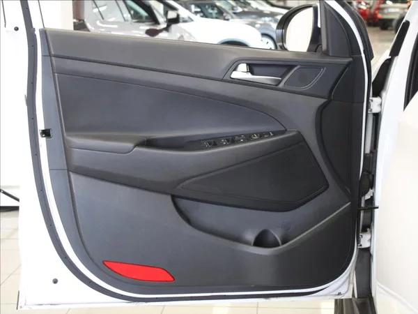 Hyundai Tucson 1,6 T-GDI 130kW 71tkm.2.maj.ČR - foto 16
