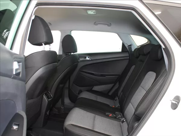 Hyundai Tucson 1,6 T-GDI 130kW 71tkm.2.maj.ČR - foto 7