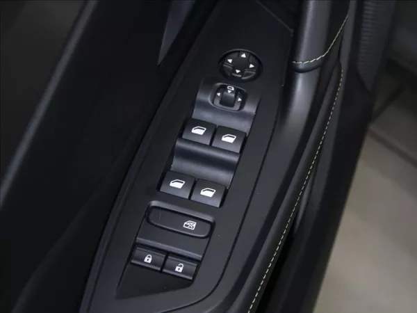 Peugeot 408 1,2 Hybrid 145k. GT-line 32tkm - foto 18