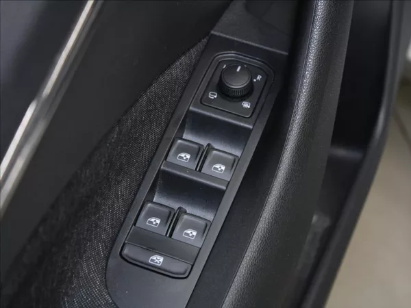 Škoda Kamiq 1,0 TSi DSG Style 5L-Zár.29tkm - foto 15