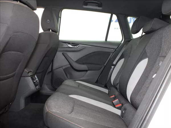 Škoda Kamiq 1,0 TSi DSG Style 5L-Zár.29tkm - foto 7