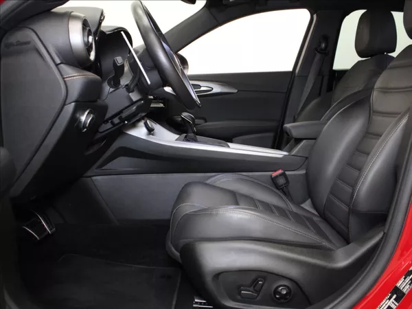 Alfa Romeo Tonale 1,5 Hybrid 160k. Veloce 32tkm. - foto 6