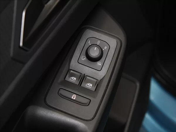Ford Tourneo Connect 2,0 Eblue 4x4 7.míst Long ČR - foto 18