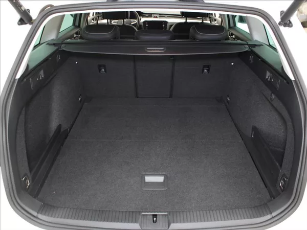 Volkswagen Passat 2,0 TDi DSG Elegance 62tkm.ČR - foto 23
