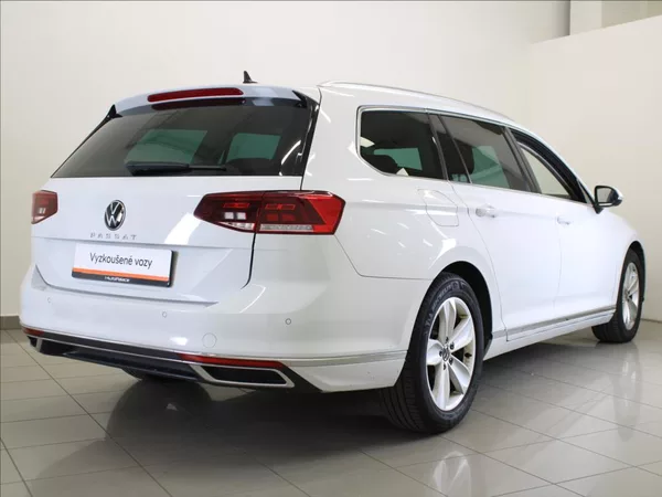 Volkswagen Passat 2,0 TDi DSG Elegance 62tkm.ČR - foto 3
