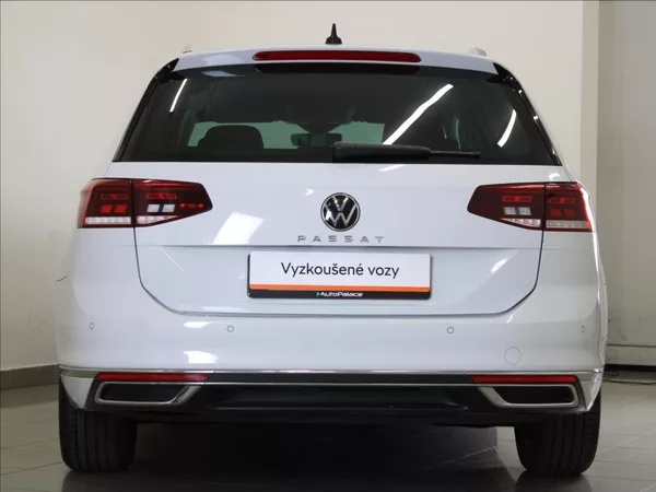 Volkswagen Passat 2,0 TDi DSG Elegance 62tkm.ČR - foto 4