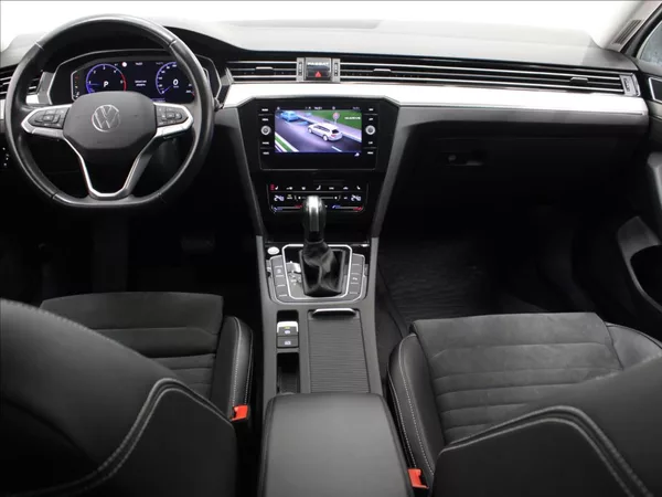 Volkswagen Passat 2,0 TDi DSG Elegance 62tkm.ČR - foto 8
