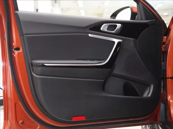 Kia XCeed 1,5 T-GDi 117kW AT Záruka 1.ma - foto 14