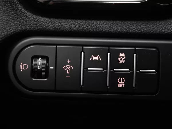 Kia XCeed 1,5 T-GDi 117kW AT Záruka 1.ma - foto 16
