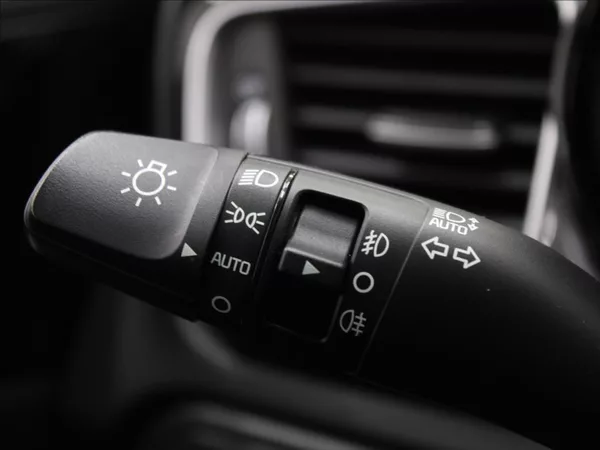 Kia XCeed 1,5 T-GDi 117kW AT Záruka 1.ma - foto 17