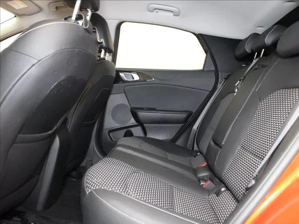Kia XCeed 1,5 T-GDi 117kW AT Záruka 1.ma - foto 7