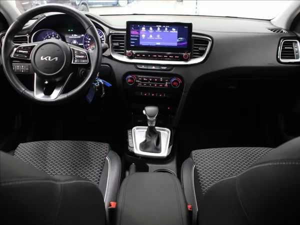 Kia XCeed 1,5 T-GDi 117kW AT Záruka 1.ma - foto 8