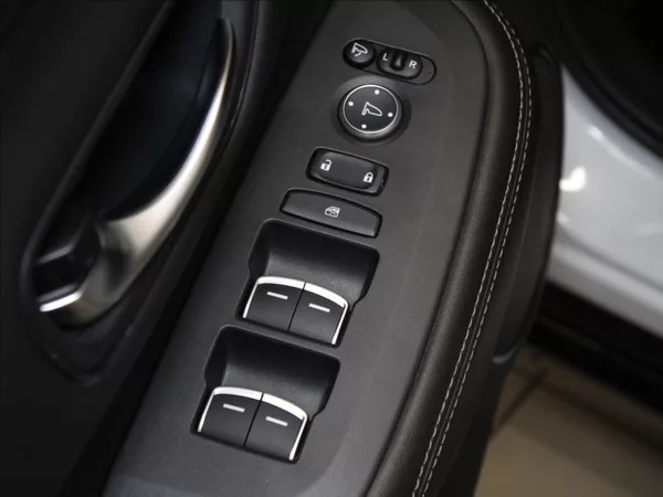 Honda ZR-V 2,0 Hybrid Záruka 1.maj.ČR - foto 16