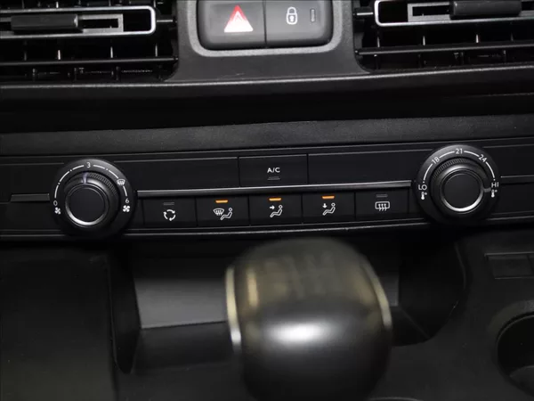 Opel Combo 1,2 Turbo 81kW LONG 7-míst ČR - foto 18