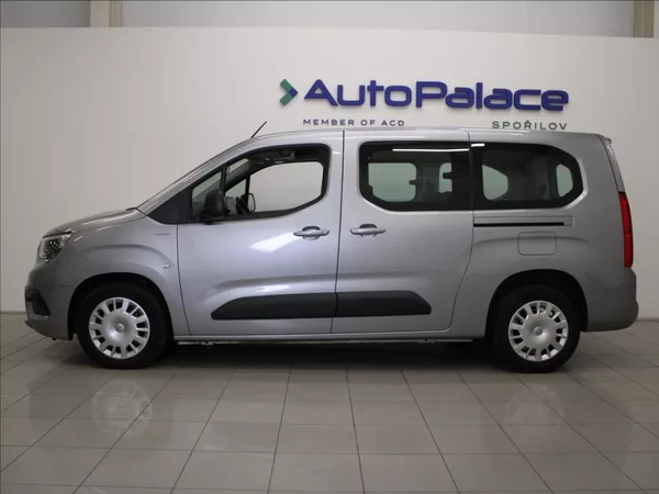 Opel Combo 1,2 Turbo 81kW LONG 7-míst ČR - foto 5