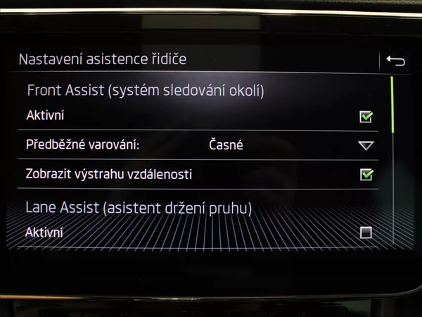 Škoda Superb 2,0 TDi 140kW 4x4 Style Plus - foto 14