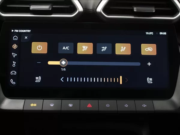 MG ZS 1,5 i 85kW Elegance 6970km. ČR - foto 13