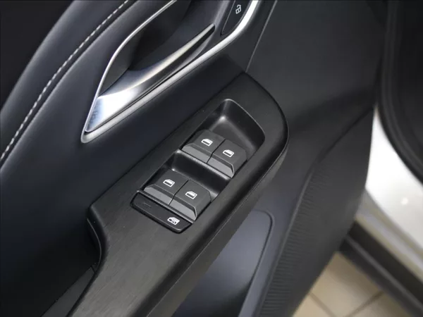 MG ZS 1,5 i 85kW Elegance 6970km. ČR - foto 20