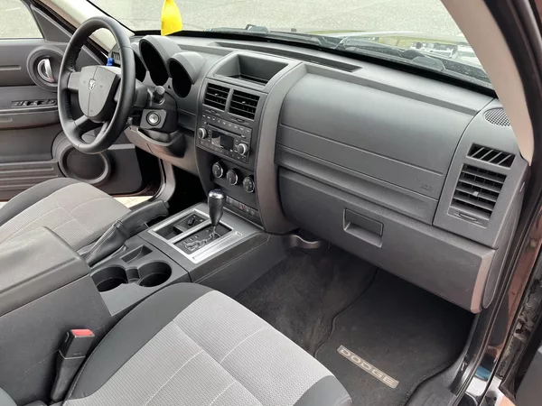 Dodge Nitro 2.8 CRD 4x4 Automat - foto 15