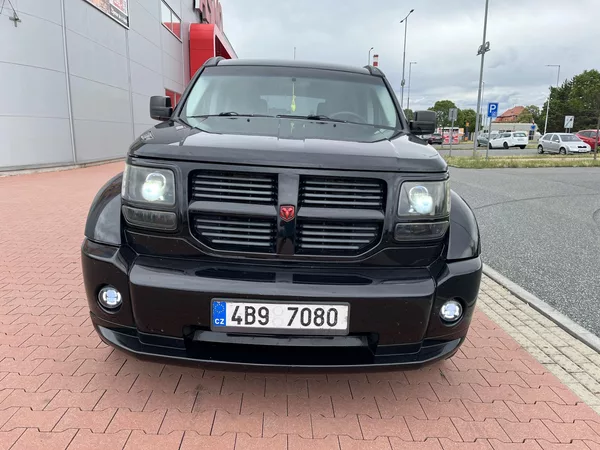 Dodge Nitro 2.8 CRD 4x4 Automat - foto 24