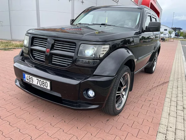 Dodge Nitro 2.8 CRD 4x4 Automat - foto 25
