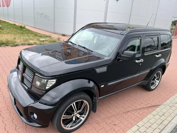 Dodge Nitro 2.8 CRD 4x4 Automat - foto 26