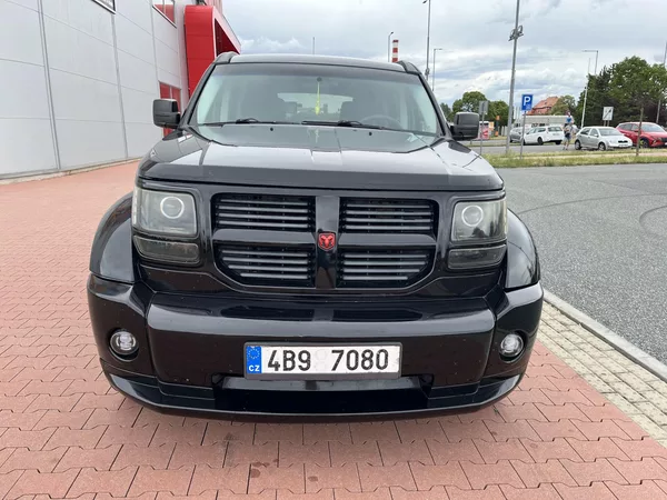 Dodge Nitro 2.8 CRD 4x4 Automat - foto 3