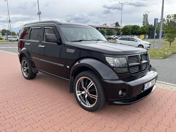 Dodge Nitro 2.8 CRD 4x4 Automat - foto 4