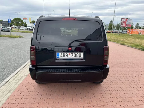 Dodge Nitro 2.8 CRD 4x4 Automat - foto 6