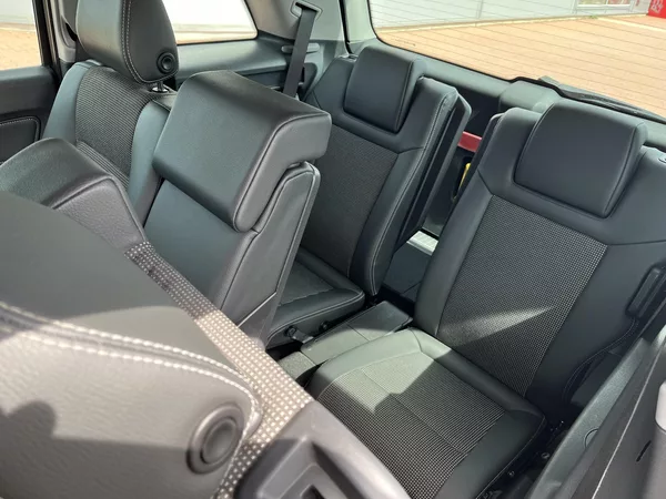 Opel Zafira 1.8 i Cosmo Automat 7 Míst - foto 12