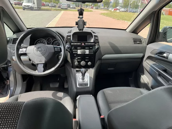 Opel Zafira 1.8 i Cosmo Automat 7 Míst - foto 14