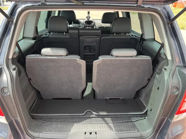 Opel Zafira 1.8 i Cosmo Automat 7 Míst - foto 22
