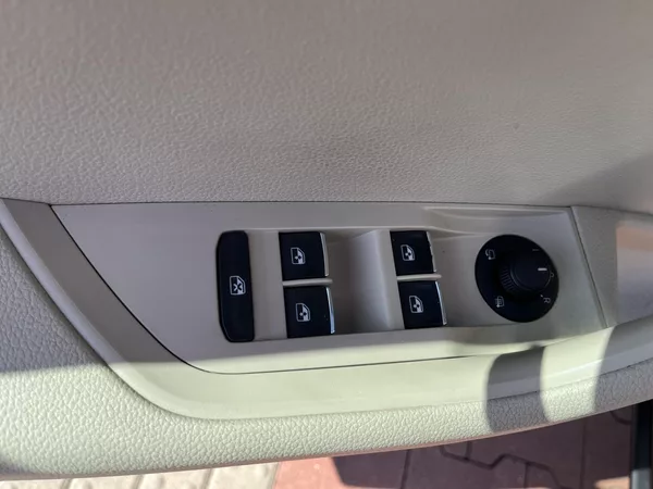 Škoda Superb 2.0 TDi DSG Style Plus - foto 11