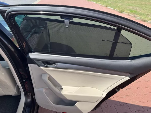 Škoda Superb 2.0 TDi DSG Style Plus - foto 16