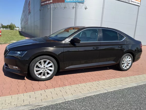 Škoda Superb 2.0 TDi DSG Style Plus - foto 2